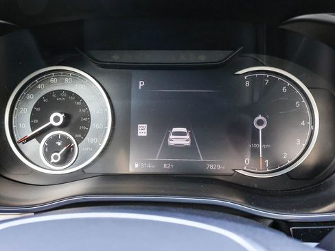 Used 2025 Genesis G70 2.5T image 27