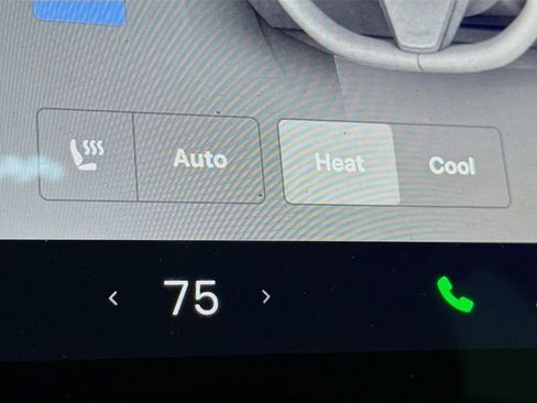 Used 2023 Tesla Model X image 19