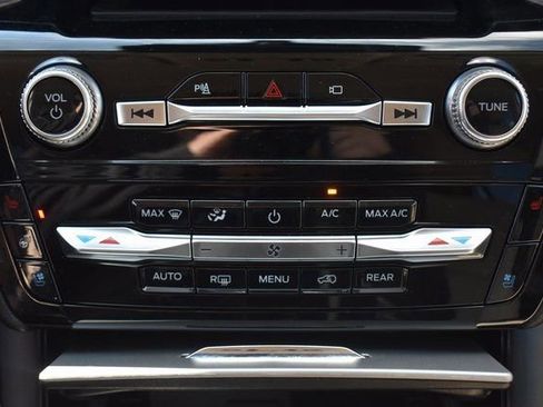 Used 2023 Ford Explorer Limited image 30