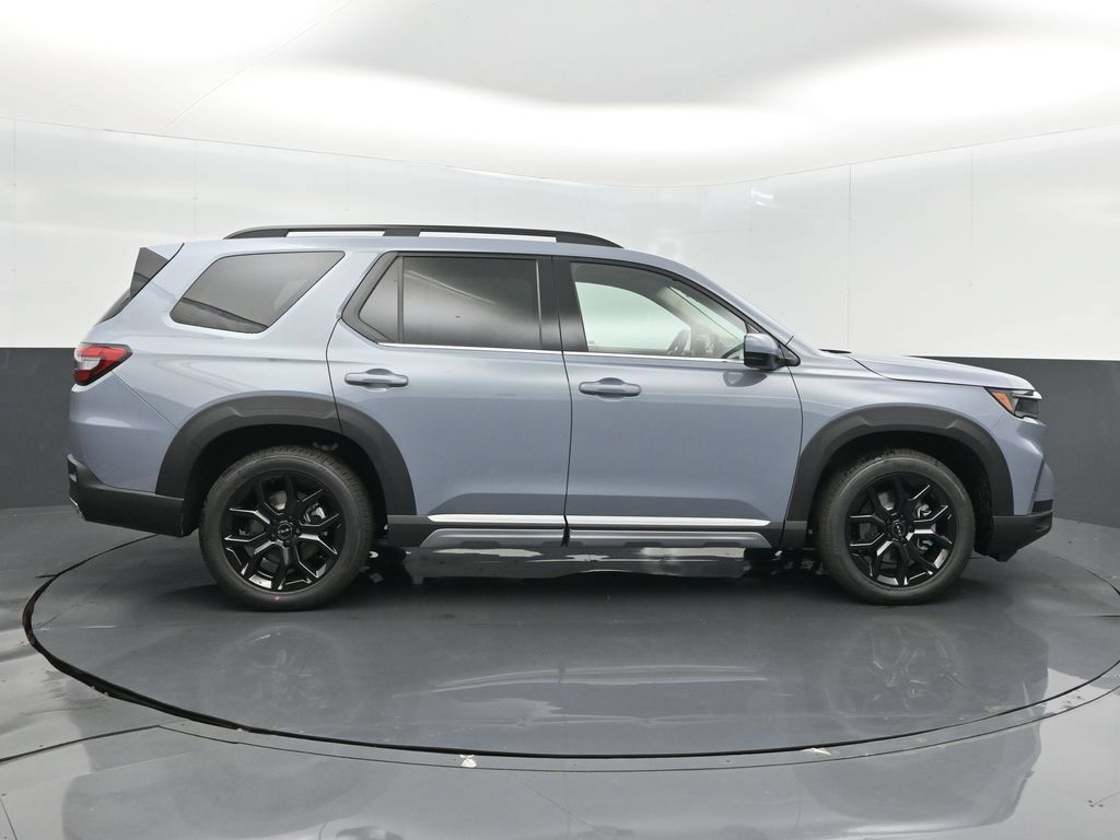 New 2025 Honda Pilot Touring image 5