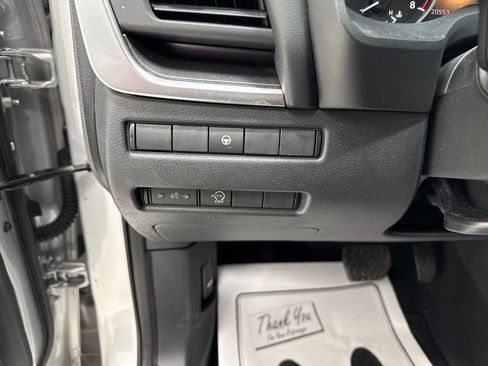 Used 2023 Nissan Rogue SV image 20