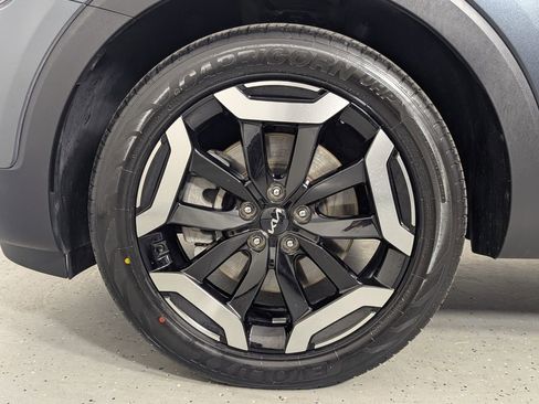 Used 2024 Kia Telluride EX FWD image 9