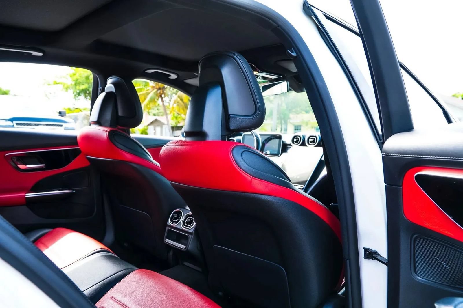 Used 2022 Mercedes-Benz C 300 Sedan image 26