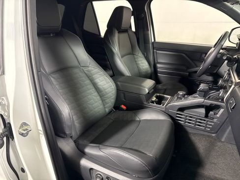 Used 2025 Toyota 4Runner TRD Off-Road Premium w/ Tow Technology Package AWD/4WD image 13