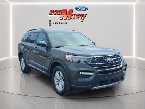 Used 2023 Ford Explorer XLT w/ Equipment Group 202A AWD/4WD image 3
