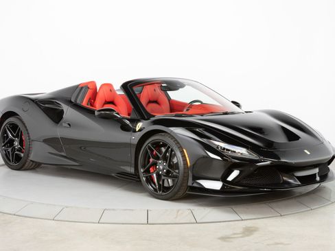 Certified 2021 Ferrari F8 Tributo image 9