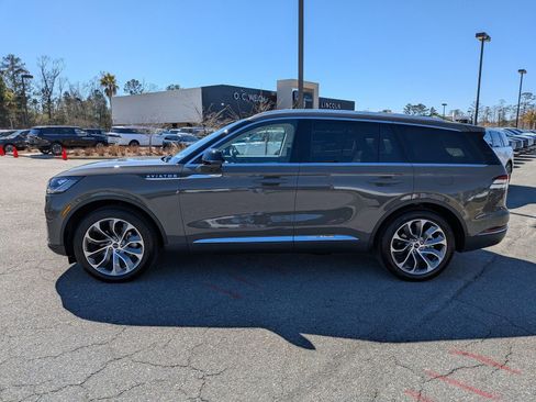 Used 2025 Lincoln Aviator Reserve image 8