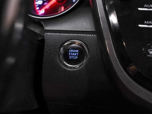 Used 2019 Toyota Camry XSE FWD image 21