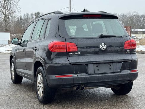 Used 2017 Volkswagen Tiguan S image 2
