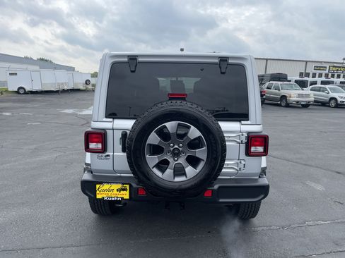 Used 2023 Jeep Wrangler Unlimited Sahara w/ Cold Weather Group AWD/4WD image 7
