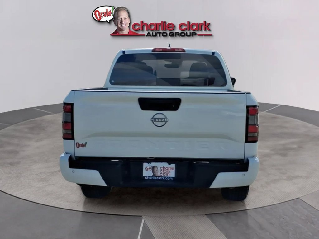Used 2025 Nissan Frontier SV RWD image 4