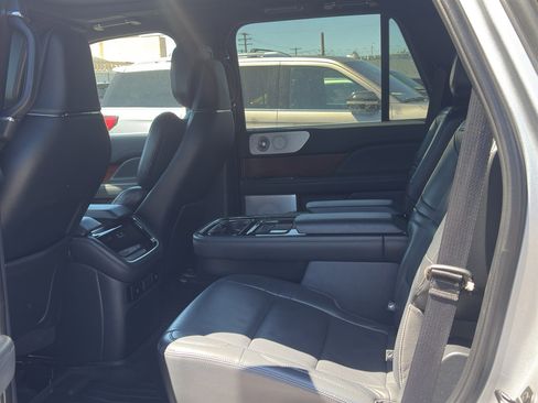 Used 2022 Lincoln Navigator Reserve AWD/4WD image 8