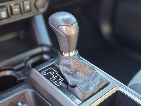 Used 2022 Toyota Tacoma TRD Off-Road image 33