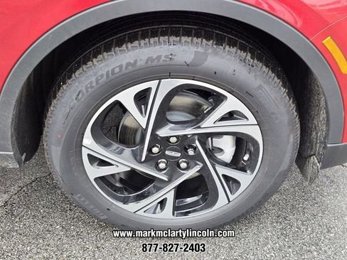 New 2026 Lincoln Nautilus Premier AWD/4WD image 13
