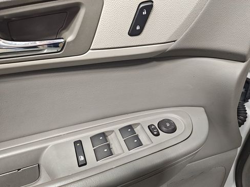 Used 2016 Chevrolet Traverse LT image 17