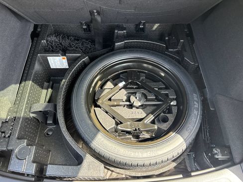 Used 2025 Cadillac XT5 Luxury FWD image 27