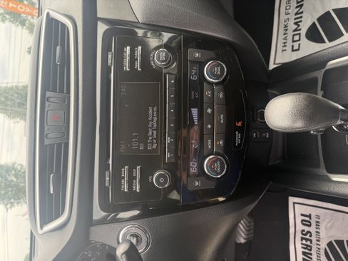 Used 2015 Nissan Rogue SV FWD image 14