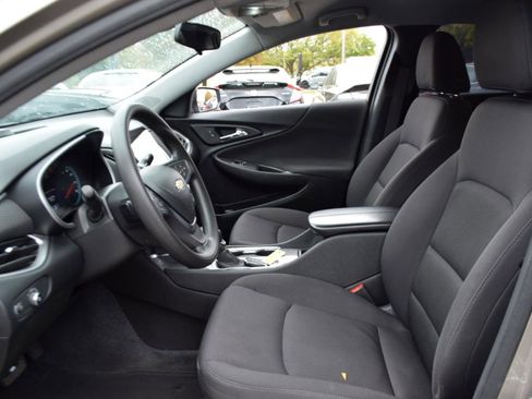 Used 2022 Chevrolet Malibu LT FWD image 14