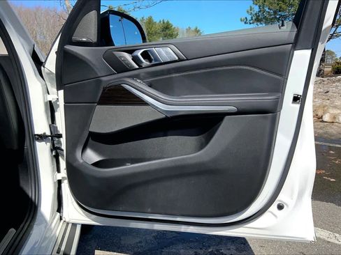 Used 2021 BMW X7 xDrive40i w/ Premium Package image 23