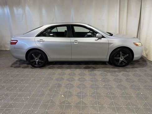 Used 2007 Toyota Camry XLE FWD image 9