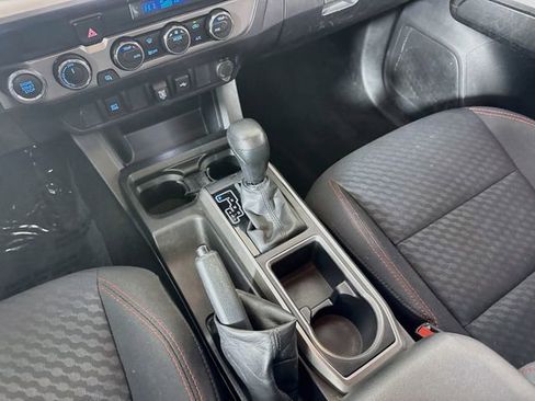 Certified 2023 Toyota Tacoma SR5 AWD/4WD image 24