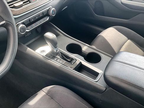 Certified 2025 Nissan Altima 2.5 SV FWD image 16