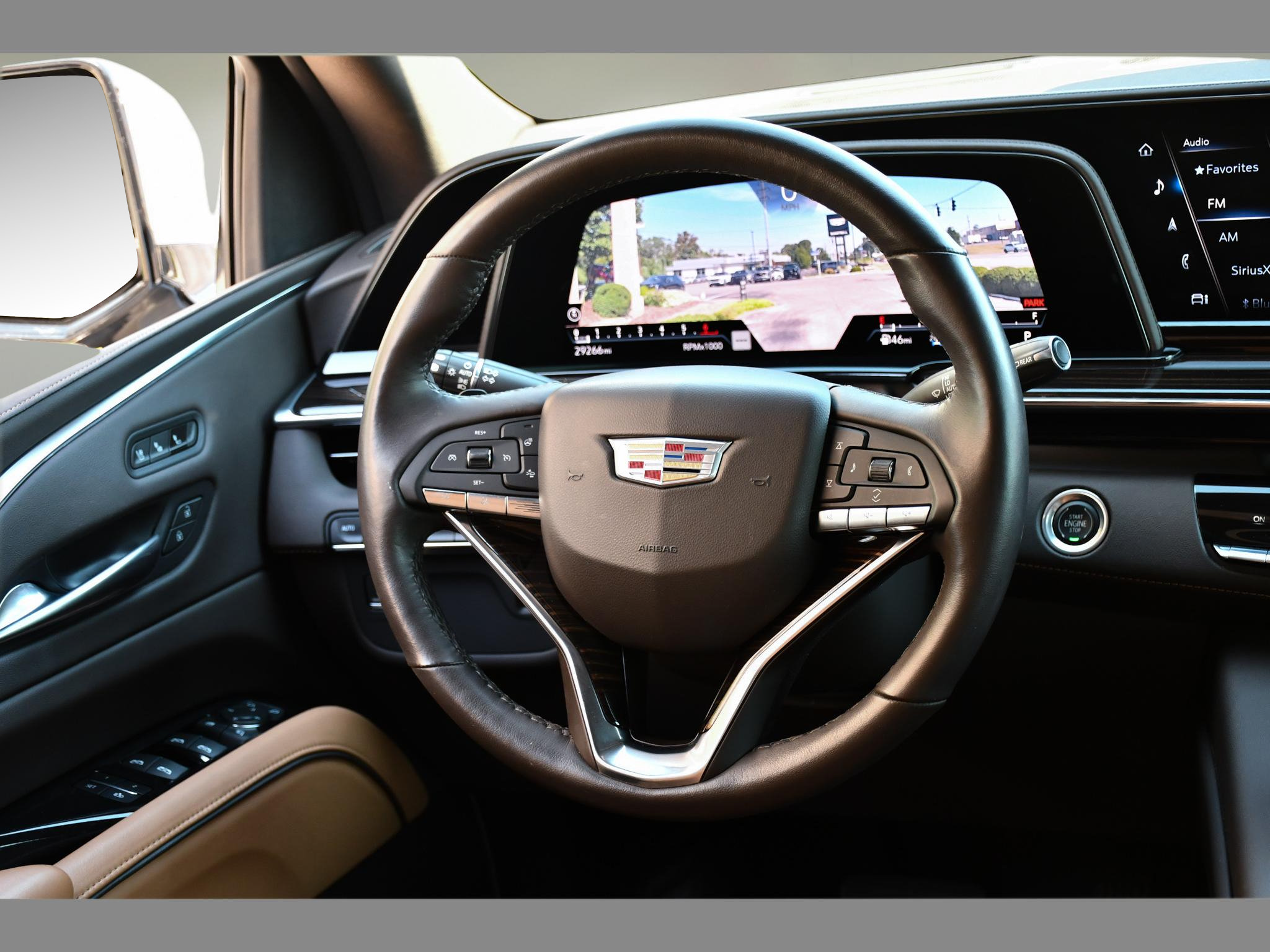 Used 2021 Cadillac Escalade Premium Luxury AWD/4WD image 19