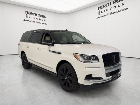 Used 2023 Lincoln Navigator L Black Label AWD/4WD image 7