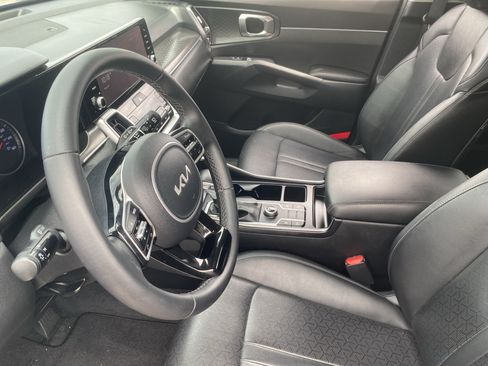 Certified 2022 Kia Sorento S FWD image 18