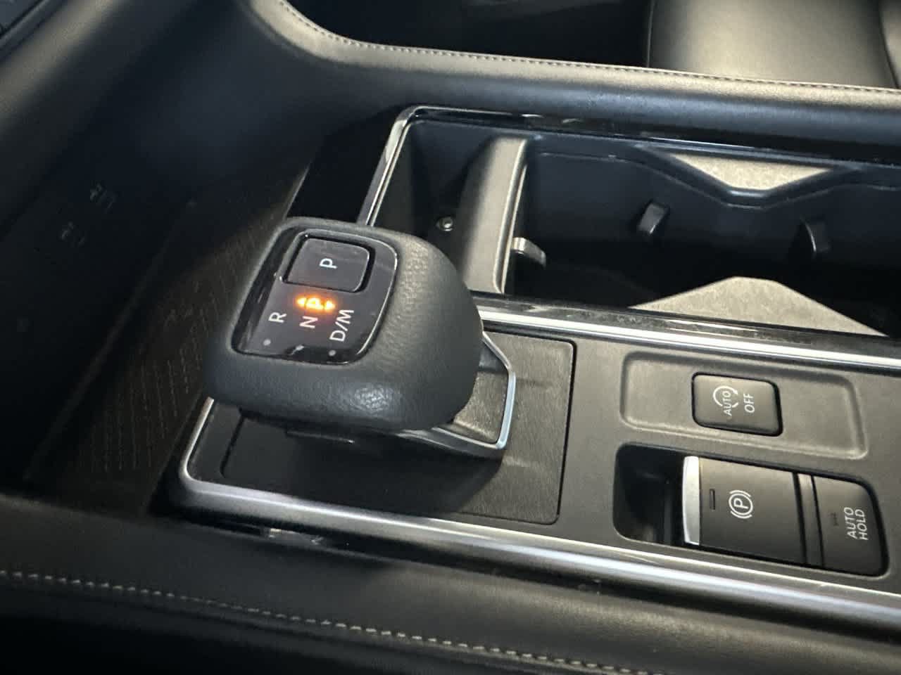 Used 2025 Nissan Pathfinder SL AWD/4WD image 21