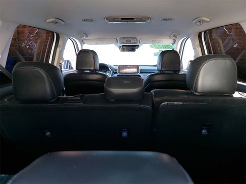 Certified 2022 Kia Telluride LX image 13