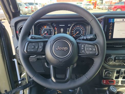 Used 2025 Jeep Wrangler Unlimited Rubicon w/ XTREMEE 35" Tire Package image 20