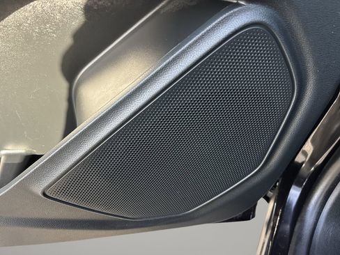 Used 2024 Ford Explorer XLT w/ Equipment Group 202A image 19