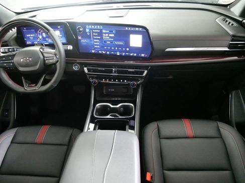 Used 2025 Chevrolet Traverse RS AWD/4WD image 10