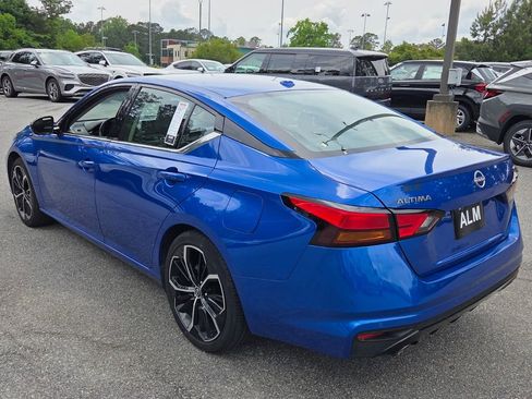 Used 2025 Nissan Altima 2.5 SR FWD image 10