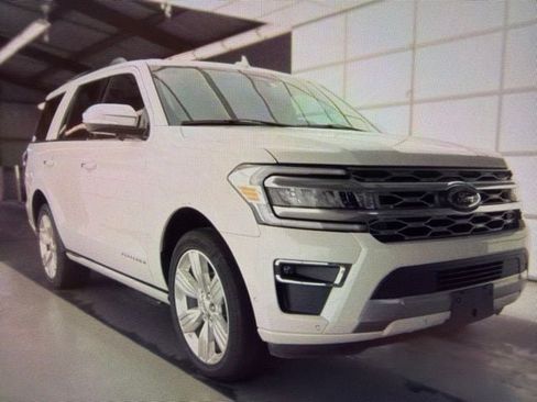 Used 2024 Ford Expedition Platinum RWD image 1
