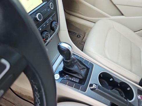 Used 2014 Volkswagen Passat TDI SE image 24