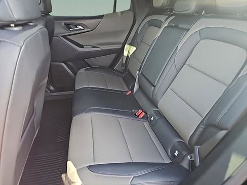 Used 2026 Chevrolet Equinox LT w/ Convenience Package II image 32