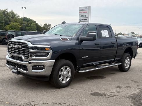 Used 2026 RAM 2500 Big Horn AWD/4WD image 3