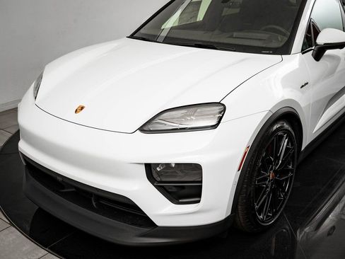 New 2026 Porsche Macan 4S Electric AWD/4WD image 13