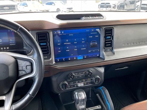Used 2022 Ford Bronco Outer Banks AWD/4WD image 15