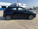 Used 2021 Nissan Kicks SV image 6
