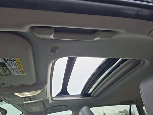 Used 2023 Toyota RAV4 XLE Premium image 8