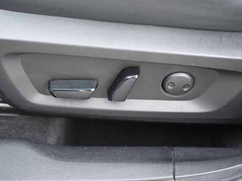 Used 2023 Mitsubishi Outlander SE image 16