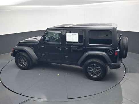 Used 2025 Jeep Wrangler Sport S AWD/4WD image 26