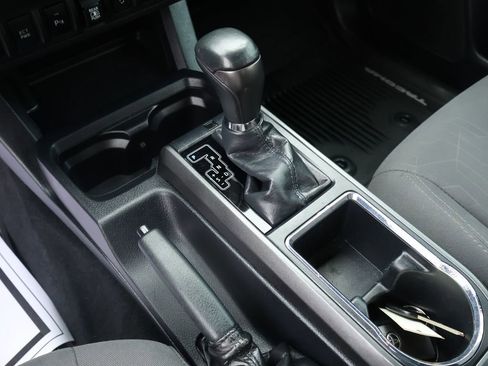Used 2019 Toyota Tacoma TRD Sport w/ Technology Package AWD/4WD image 44