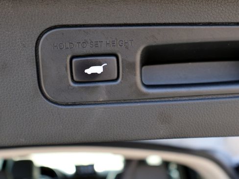 Used 2023 Honda Pilot EX-L image 12
