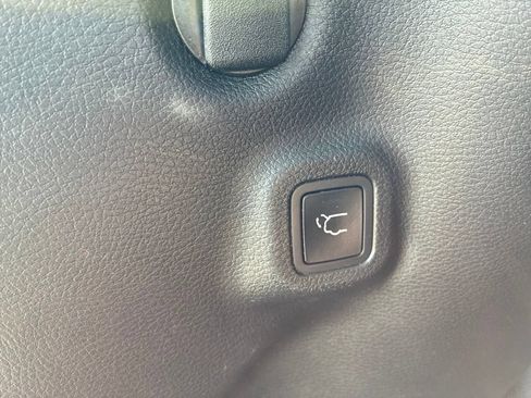 Used 2018 Jeep Compass Latitude w/ Popular Equipment Group AWD/4WD image 30