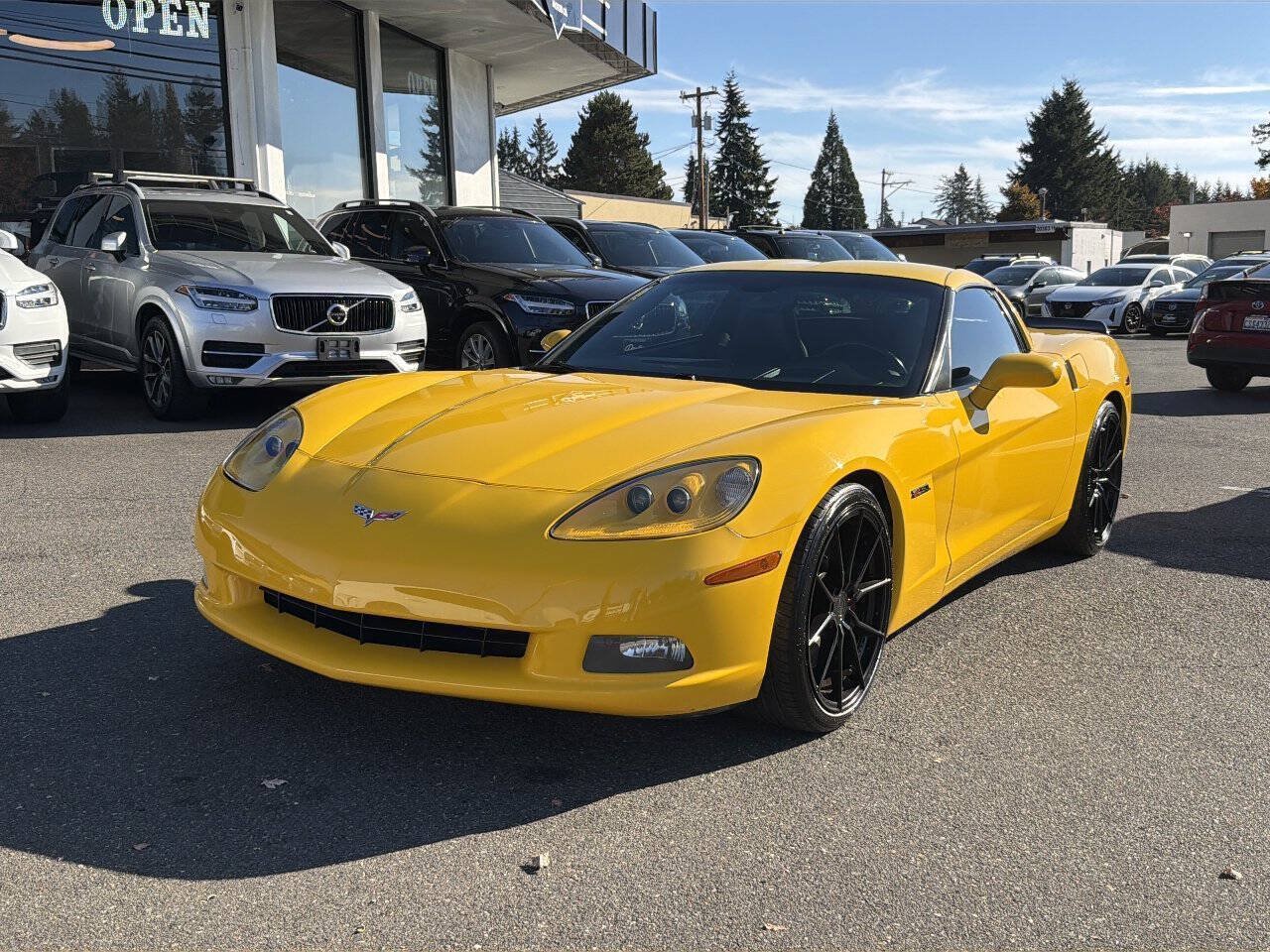 Used 2005 Chevrolet Corvette Coupe w/ Preferred Equipment Group RWD image 1