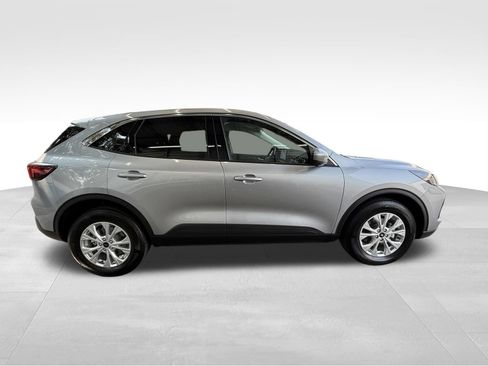 Used 2023 Ford Escape Active w/ Tech Pack #2 AWD/4WD image 4